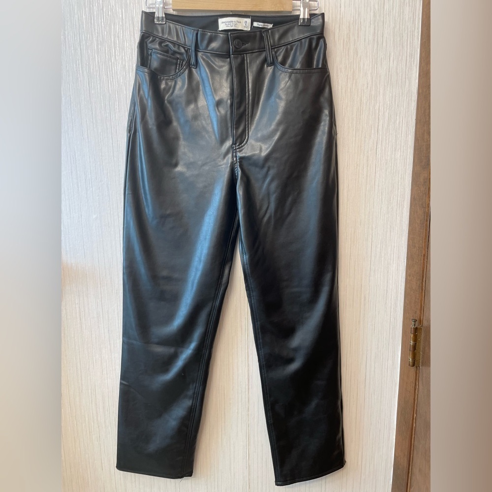 Abercrombie & Fitch Vegan Leather Pants Ultra High Rise Ankle Straight | Size 6L